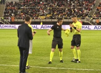 Бартон како судија го започна мечот за да Стојчевски го замени, подароци и од Вардар и од Ц.Звезда! (ФОТО)