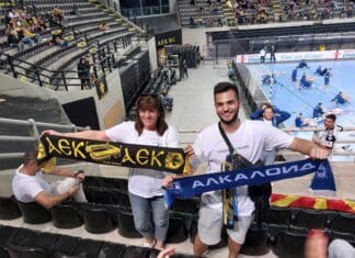 Сепак има и џентлмени: Заедничко фото за историја