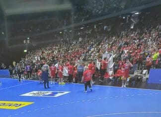 Тренерот на Колстад пренесен во болница, му се слошило за време на финалето