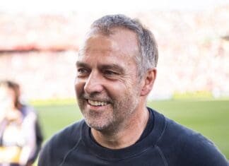 Срамно: Еве како Флик се израдува на голот на Араухо!(ВИДЕО)