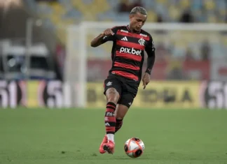 Сити ќе купува десен бек од Бразил