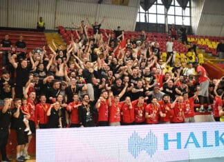 Вардарци доминантно до 17. рекорден Куп трофеј (ФОТО)