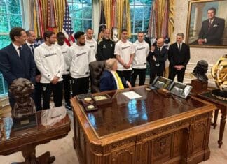 Фудбалерите на Јувентус беа гости на Трамп, тој го исполитизира настанот со незгодни прашања