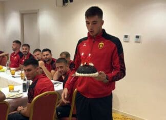 Роденденска прослава пред реваншот со Ла Фиорита: Омерагиќ ги дувна свеќичките за 23. роденден!