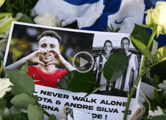 Поранешни и сегашни играчи на Ливерпул пристигнаа на погребот на Жота и неговиот брат