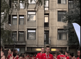 Хрватите со шпалир пред студенскиот дом „Гоце Делчев“ ги прославија 10-те медали на ЕМОФ (ВИДЕО)