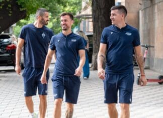 Додека Будуќност е во Ерменија, специјалната полиција им влегла во клупските простории