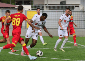 ПМФЛ: Шампионот рутински до триумф во Ѓорче, “Лавовите“ немоќни со играч помалку! (ФОТО)