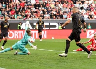 Баерн за малку ќе ја искомпликуваше сигурната победа против Аугзбург