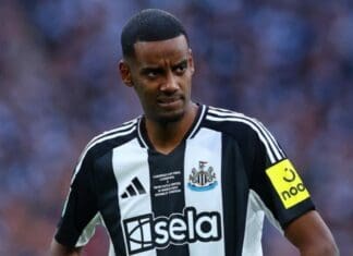 Исак непоколеблив: Не се враќа на тренинг, чека трансфер