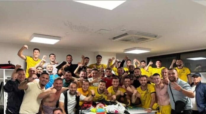 Фото на колото: Арсими слави среде Битола со „покер“ во домашната мрежа