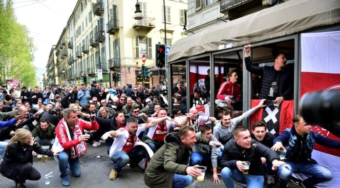 Официјално: Забрана за навивачите на Ајакс да патуваат на гостувањето во Марсеј