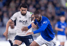 “Карамелите“ само до бод со “Чеканите“, Боувен се запиша во историјата!