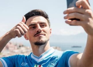 Наполи го пријави Елмас за ЛШ со дрес со број „20“