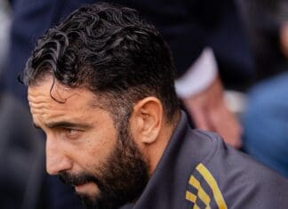 Скандал на повидок? Ѕвездата што фановите не ја сакаат и Аморим се братучеди!