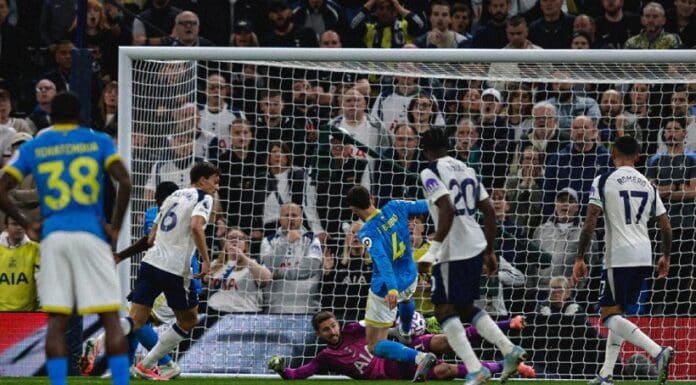 Палиња го спаси Тотенхем од пораз на домашен терен (ВИДЕО)