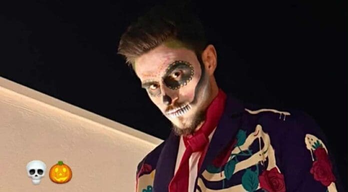 Елиф Елмас со маска за „Ноќта на вештерките“…..