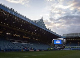 Навивачите во обид да го спасат Шефилд Венздеј