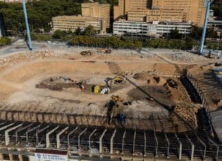 Срушен легендарниот стадион во Шпанија (ВИДЕО)