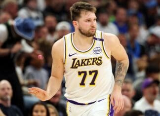 Дончиќ со 49 поени испиша историја, Портланд ги запре Голден Стејт