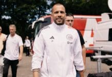 Ајакс остана без тренер