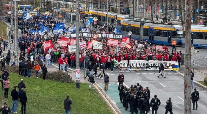 Масовен тифо протест во Германија против новите државни правила