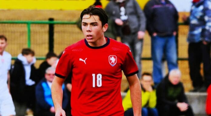 Синот на Буфон растура за Чешка