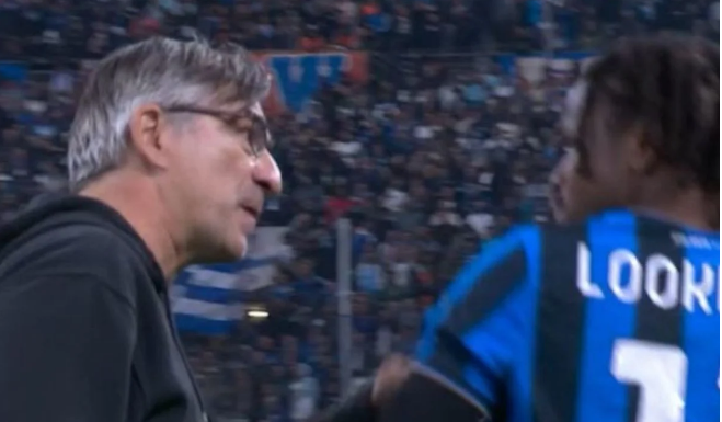 Шокантно: Тренерот на Аталанта го нападна својот играч на сред натпревар!(ВИДЕО)