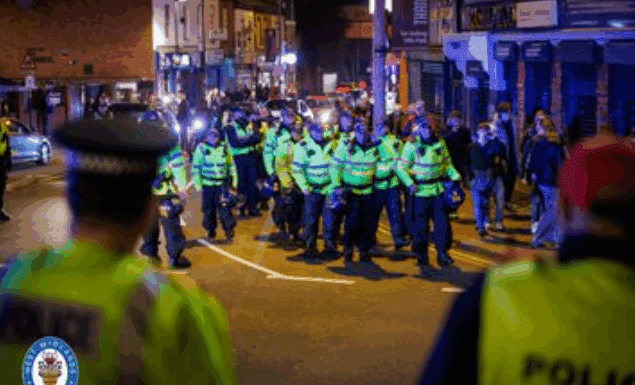 Околку 700 полицајци беа ангажирани, шестмина лица се уапсени пред мечот Астон Вила и Макаби