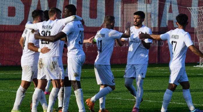 Струга гледа само напред, Работнички тоне ли тоне (ФОТОГАЛЕРИЈА)