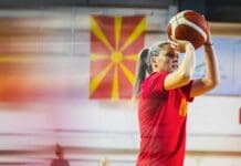 Митрашиновиќ е прв асистент, а Хемпе трет стрелец во првиот квалификациски круг