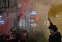 Македонска доминација на улиците на Кардиф… „Фалангата“ полека се упатува кон стадионот (ВИДЕО)