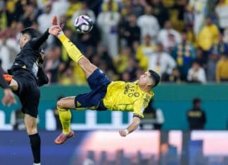 Фудбалски „доктор“: Роналдо и на 40 години постигнува голови со „ножички“ (ВИДЕО)