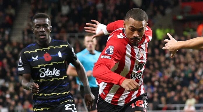 Сандерленд го „преживеа“ и Евертон и остана во ТОП-4