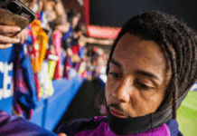 Секоја чест: По завршувањето на тренингот на Барса сите си заминаа само тој остана и ги воодушеви фановите! (ФОТО)