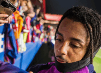 Секоја чест: По завршувањето на тренингот на Барса сите си заминаа само тој остана и ги воодушеви фановите! (ФОТО)