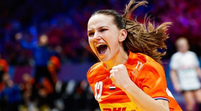 Холандија е третиот полуфиналист на СП за жени