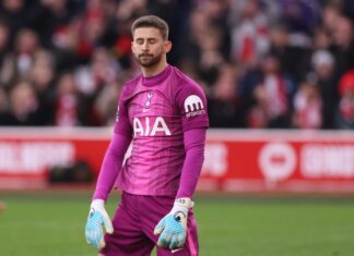 Интер тргнува по Викарио како замена за Зомер