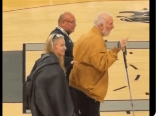 Видео кое буди емоции – се појави Грег Попович