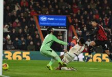 Ливерпул се врати од 2:0 и на крајот загуби во последната секунда