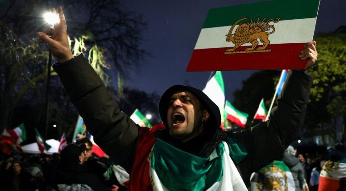 Протестите во Иран однесоа и спортска жртва… убиен голманот на Алуминиум Арак