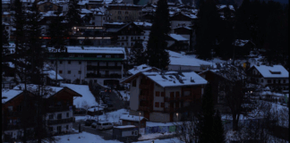 Урнебесно вклучување од Милано: ТВ Репортерка пијана се јавила и се тркалала по снегот!(ВИДЕО)