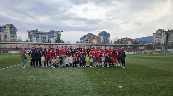 ФОТО НА ДЕНОТ: На тренингот на А-репрезентацијата и дечињата од градинката „Детска радост“!