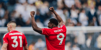 „Шумарите“ како гости го декласираа Тотенхем, Астон Вила славеше против Вест Хем