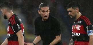 Им донесе четири големи трофеи, па му врачија отказ