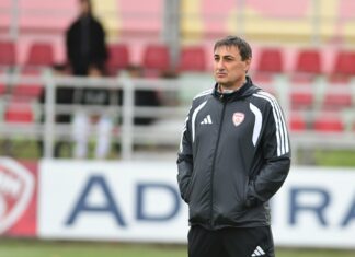 Фудбалската Федерација му го честиташе роденденот на селекторот Гоце Седлоски