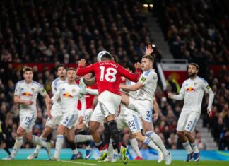 Лидс со сензационална победа на Олд Трафорд (ВИДЕО)