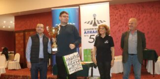 ШК Алкалоид славеше со играчите – пехарите за Николовски и Георгиев