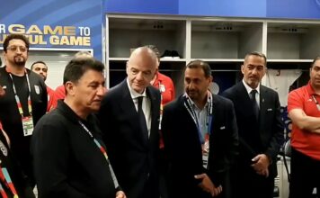 Инфантино во соблекувалната на Иран: Свесни сме низ што поминувате (ВИДЕО)