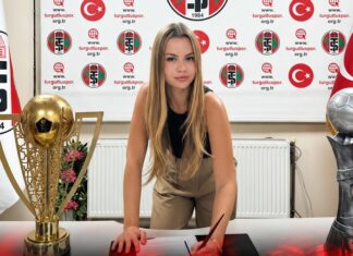 Турски клуб постави 22. годишна девојка за главен тренер
